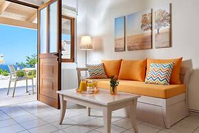 Cozy Pool Front Apartment With sea View Orange