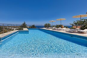 Cozy Pool Front Apartment With sea View Green