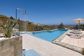 Spacious Villa With Shared Pool and Amazing View