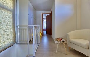 Spacious Villa With Shared Pool and Amazing View