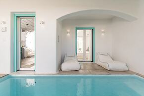Majo Suites Hotel