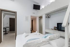 Majo Suites Hotel