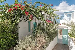 Majo Suites Hotel