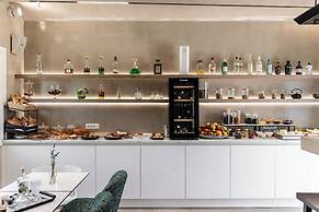 Majo Suites Hotel
