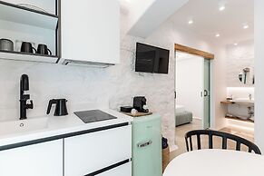 Majo Suites Hotel