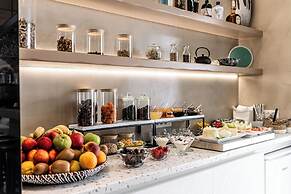 Majo Suites Hotel