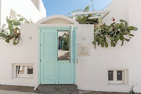 Majo Suites Hotel