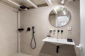 Majo Suites Hotel