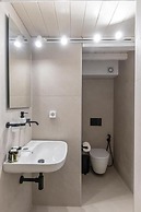 Majo Suites Hotel