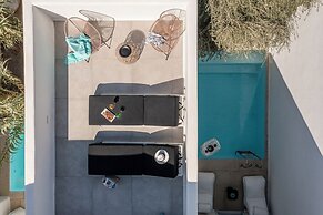 Majo Suites Hotel