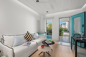Majo Suites Hotel