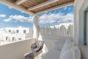 Majo Suites Hotel