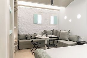 Majo Suites Hotel