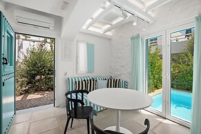 Majo Suites Hotel