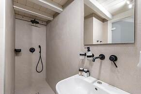 Majo Suites Hotel
