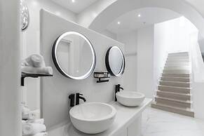 Majo Suites Hotel