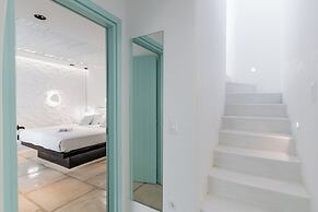 Majo Suites Hotel