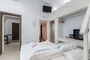 Majo Suites Hotel