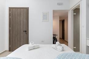 Majo Suites Hotel