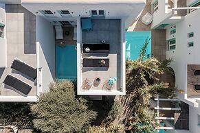 Majo Suites Hotel