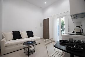 Majo Suites Hotel