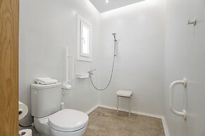 Majo Suites Hotel