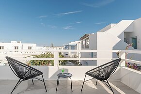 Majo Suites Hotel