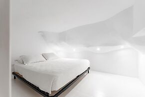 Majo Suites Hotel