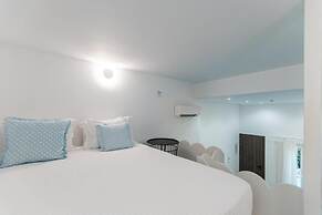 Majo Suites Hotel