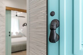 Majo Suites Hotel