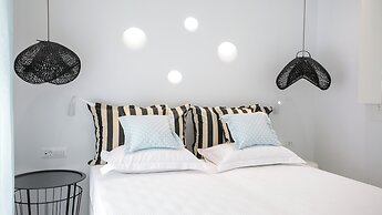 Majo Suites Hotel