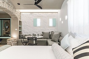 Majo Suites Hotel