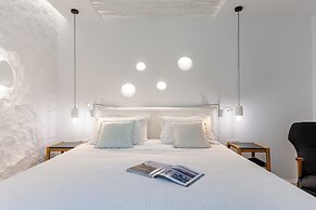 Majo Suites Hotel