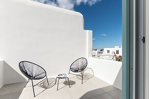Majo Suites Hotel