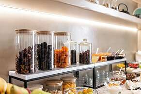 Majo Suites Hotel