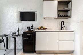 Majo Suites Hotel