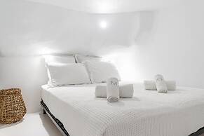 Majo Suites Hotel