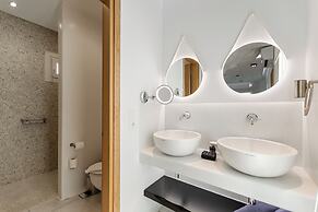 Majo Suites Hotel