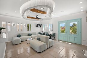 Majo Suites Hotel