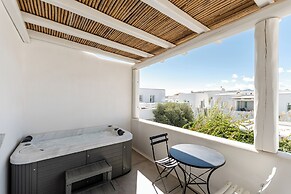 Majo Suites Hotel