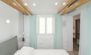 Majo Suites Hotel