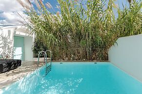 Majo Suites Hotel