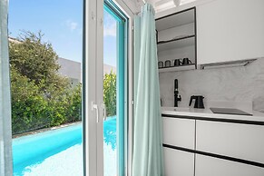 Majo Suites Hotel