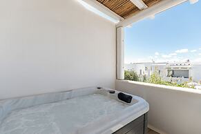 Majo Suites Hotel