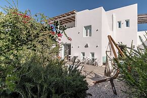 Majo Suites Hotel