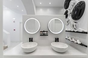 Majo Suites Hotel
