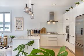 Executive State-Of-The-Art Home - Spa