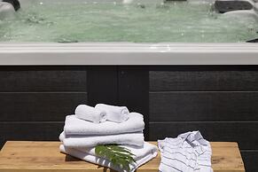 Executive State-Of-The-Art Home - Spa