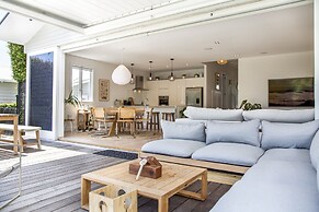 Executive State-Of-The-Art Home - Spa