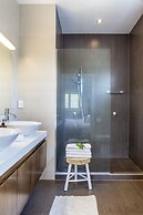 Executive State-Of-The-Art Home - Spa